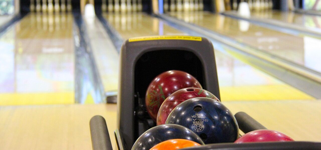 découvrez les signes d’usure des quilles de bowling, leurs causes et les conseils pour prolonger leur durée de vie.